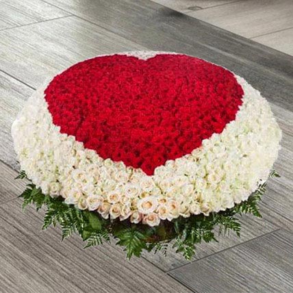 Exquisite Love Of Red N White: Gift Delivery in Bahrain