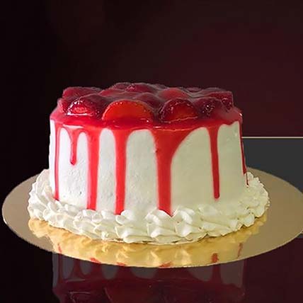 Scrumptious Strawberry Cake: 