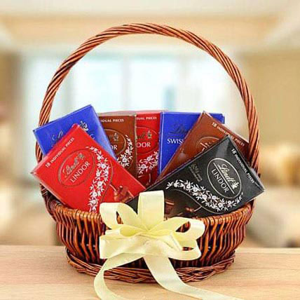 Delicious Delight: New Year Gifts Hampers