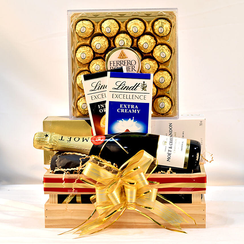 6 Best Gift Hamper Ideas for Every Occasion- Piccolo Champagne Gift Hamper