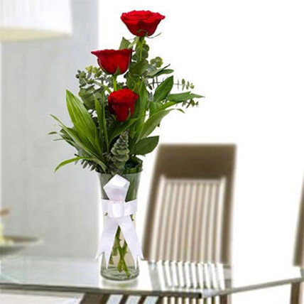 Beauty of Rose: Vase Arrangements