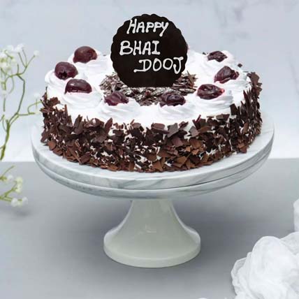 Irresistible Black Forest Cake for Bhai Dooj: Gifts For Bhai Dooj