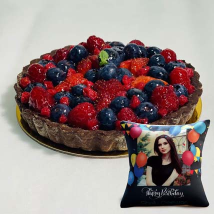 Berries Tart cake with Personalised Cushion: Personalised Combo Gifts