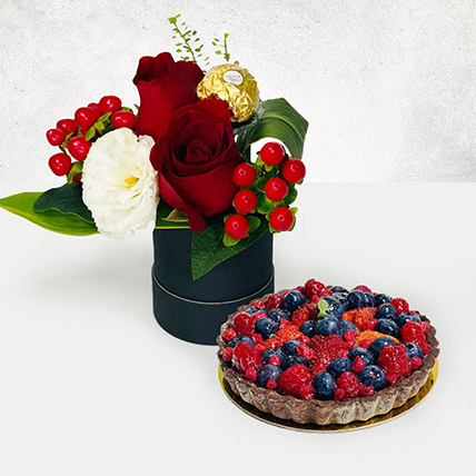 Box Of Roses With Berry Tart Cake: Anniversary Gifts for Husband