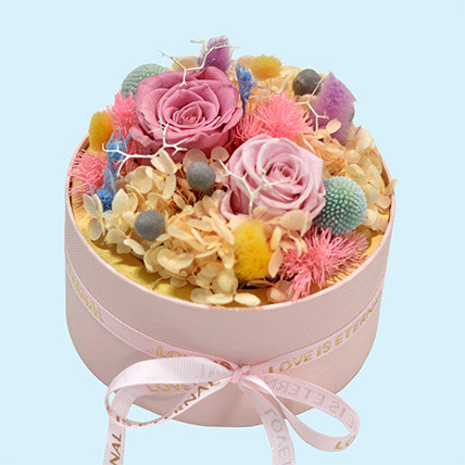 Elegant Preserved Roses Gift: Dried Flowers Singapore