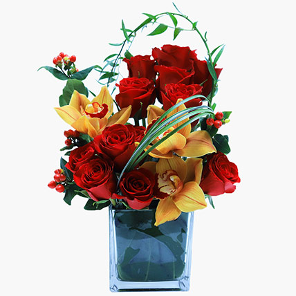 Charming Flowers Vase Arrangement For BAE: Valentines Flowers