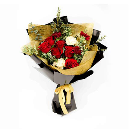 Ravishing Mixed Flowers Bouquet: Romantic Gifts