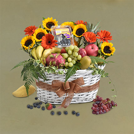 Exotic Fruits White Basket: Last Minute Gifts Delivery