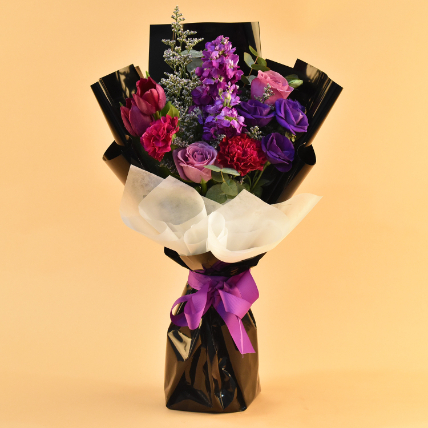 Alluring Mixed Flowers Bouquet: Corporate Gifts For Clients