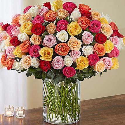 Bunch of 100 Mixed Roses In Glass Vase: Xmas Gift Ideas For Friends