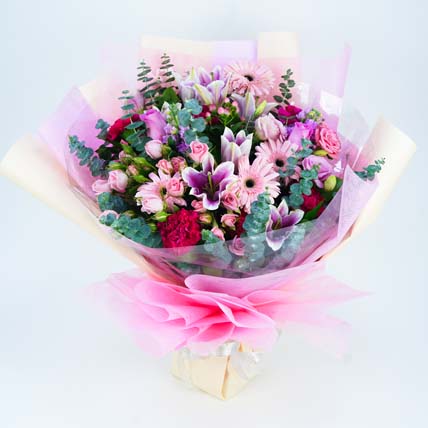 Flowers Beauty Bouquet: Valentines Gift Ideas For Her
