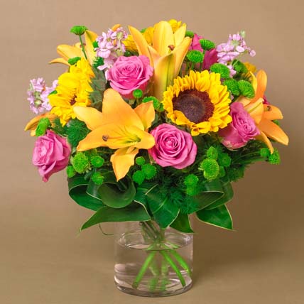 Vivid Bunch Of Flowers In Glass Vase: Birthday Roses