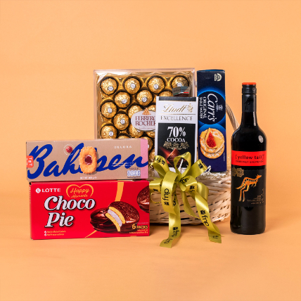 Wine N Cookies Gift Hamper: Gifts for Boss