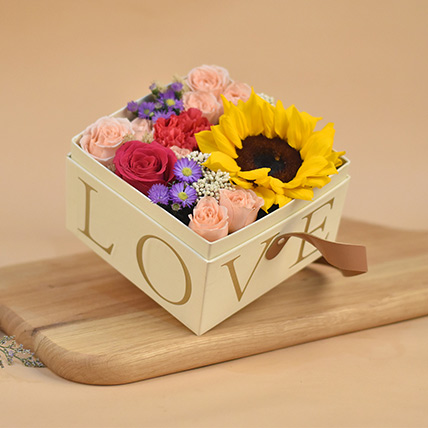 Delightful Flowers Love Box: 