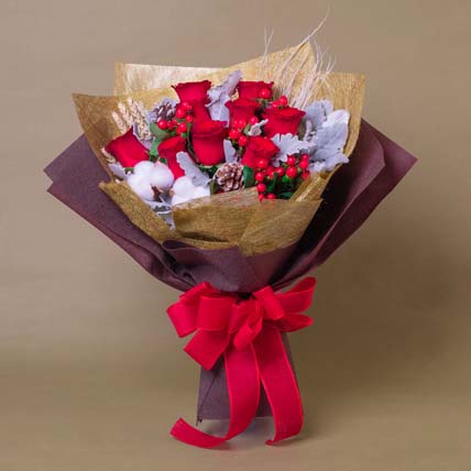 Xmas Red Roses Bouquet: Christmas Flowers