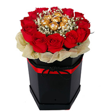 Arrangement of Rose & Ferrero Rocher: Flower Delivery Malaysia
