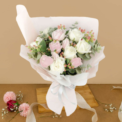 Charming Cream And Pink Roses Bouquet 99 Stems: Gifts To Malaysia
