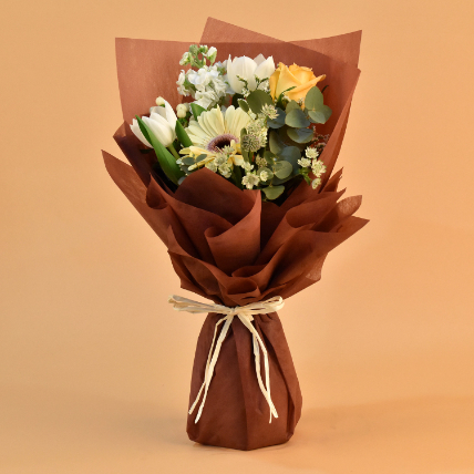Imposing Mixed Flowers Bouquet MYS: Gifts To Malaysia
