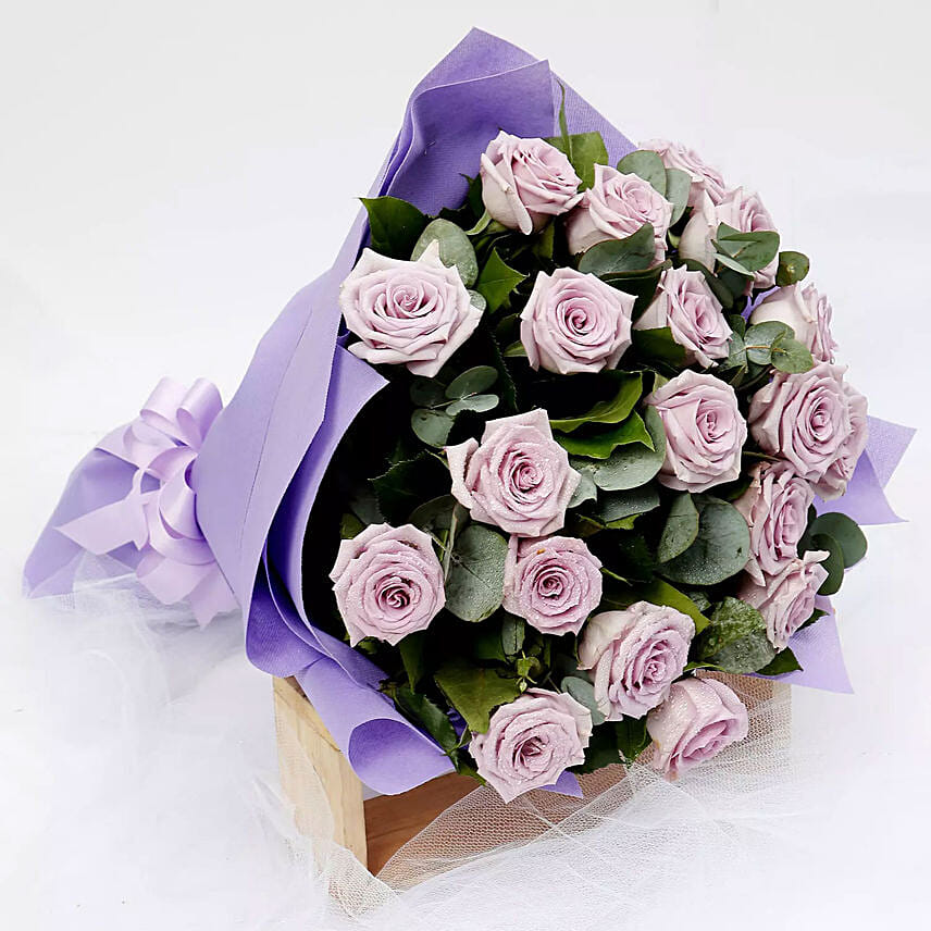 Online Bunch Of 20 Purple Roses Gift Delivery in Singapore FNP