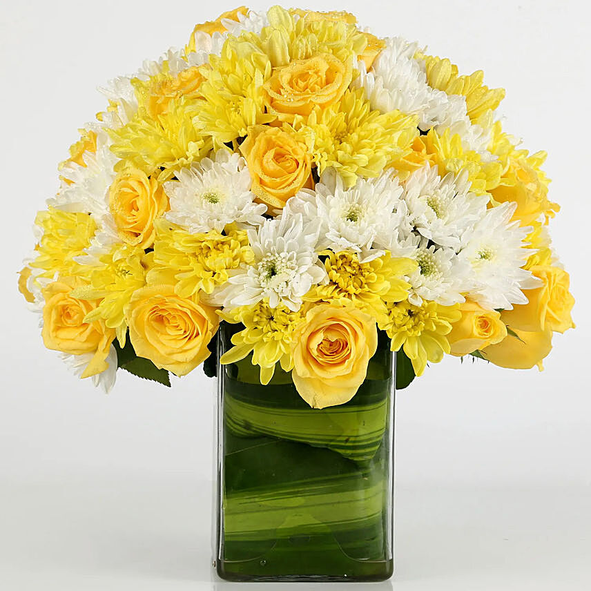 Online Vase Arrangement of Roses & Daisies Gift Delivery in Singapore - FNP