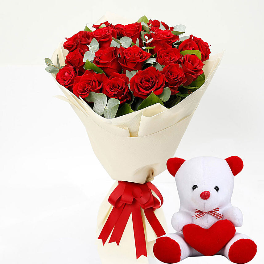 Online Beautiful 30 Red Roses Bouquet with 6 Inches Teddy Bear Gift