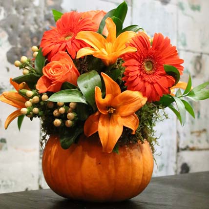 Floral Halloween Décor Ideas that are Spooktacular- Floral Pumpkin