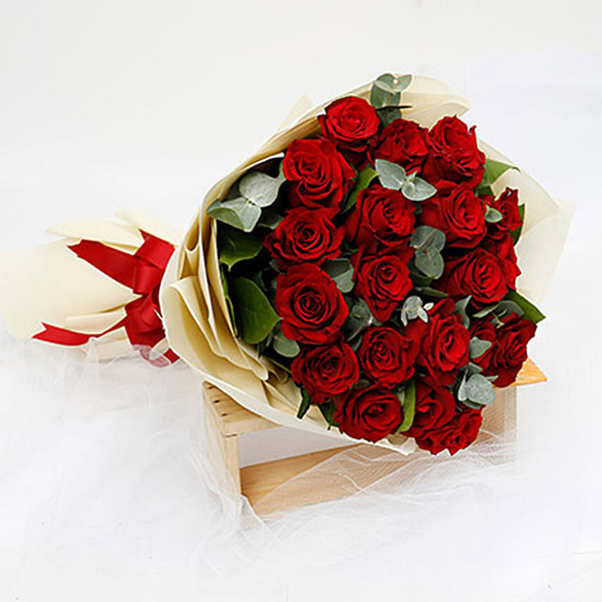 Online Beautifull Romantic 20 Red Roses Bouquet for Valentines Gift ...