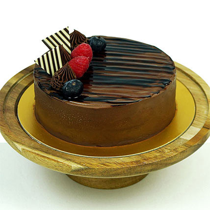 Glazing Chocolate Cake