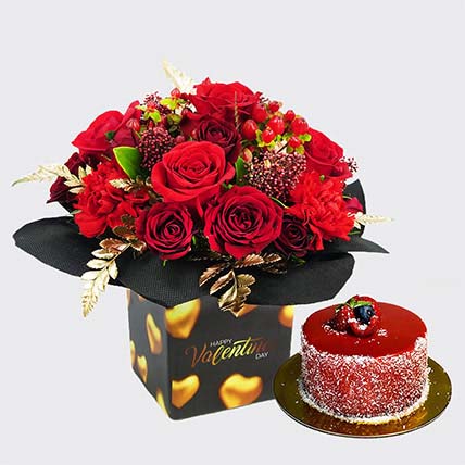 Golden Moments Valentines Flowers With Mini Mousse Cake