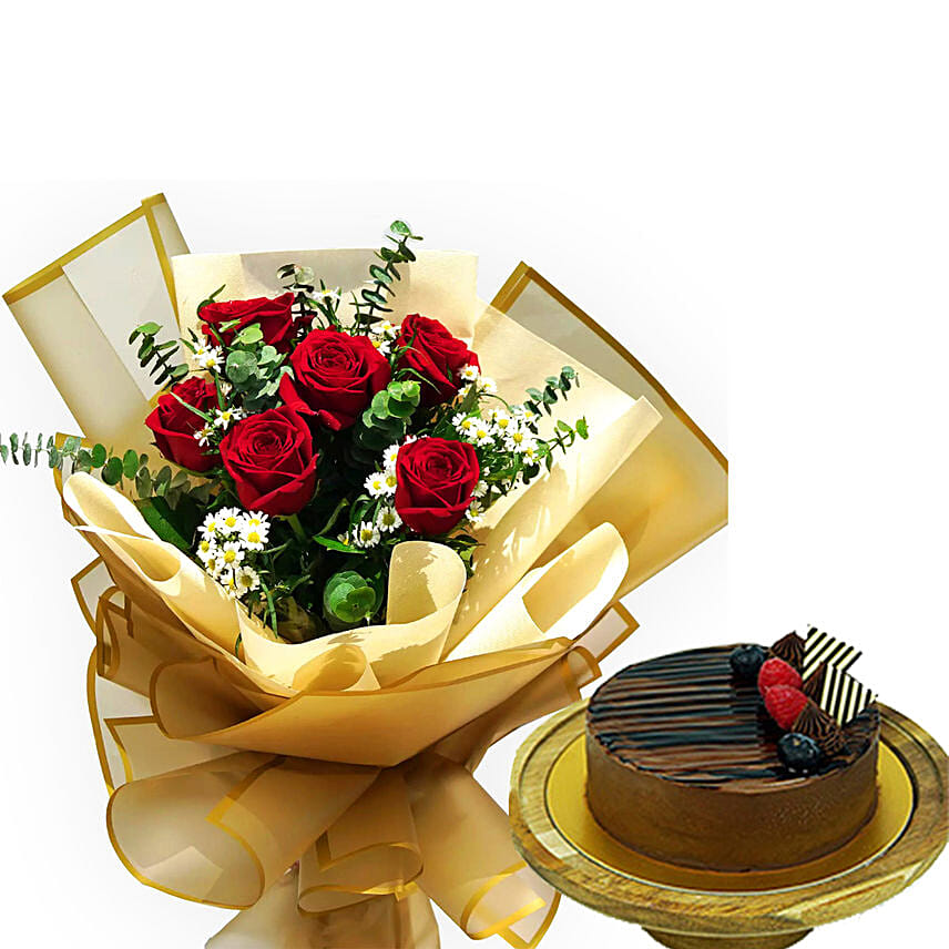 Designer Red Roses Bunch With Chocolate Cake