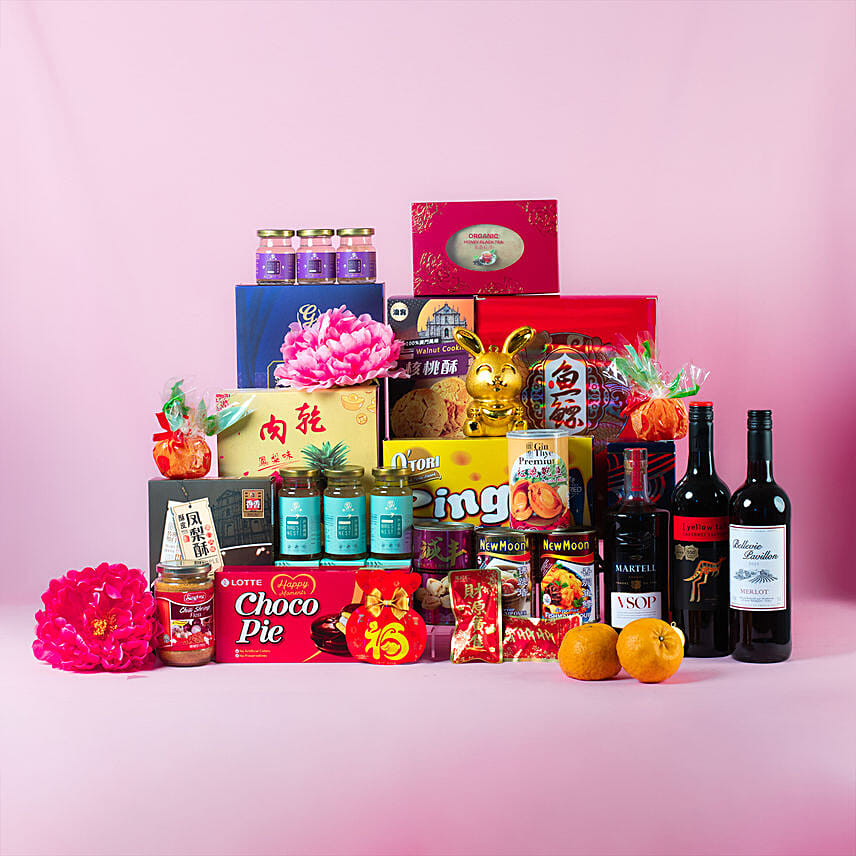 10 Meaningful Chinese New Year Gifts for Family Members- Assorted Goodies Hamper