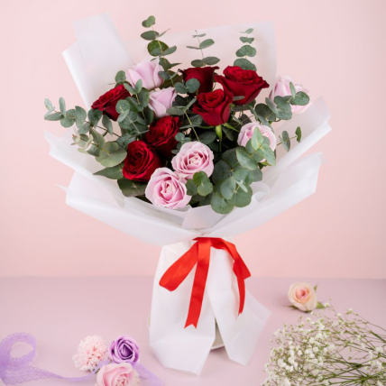 Lovely Mixed Roses Bouquet 99 Stems
