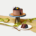 Tempting Chocolate Cake With Red Roses Bouquet