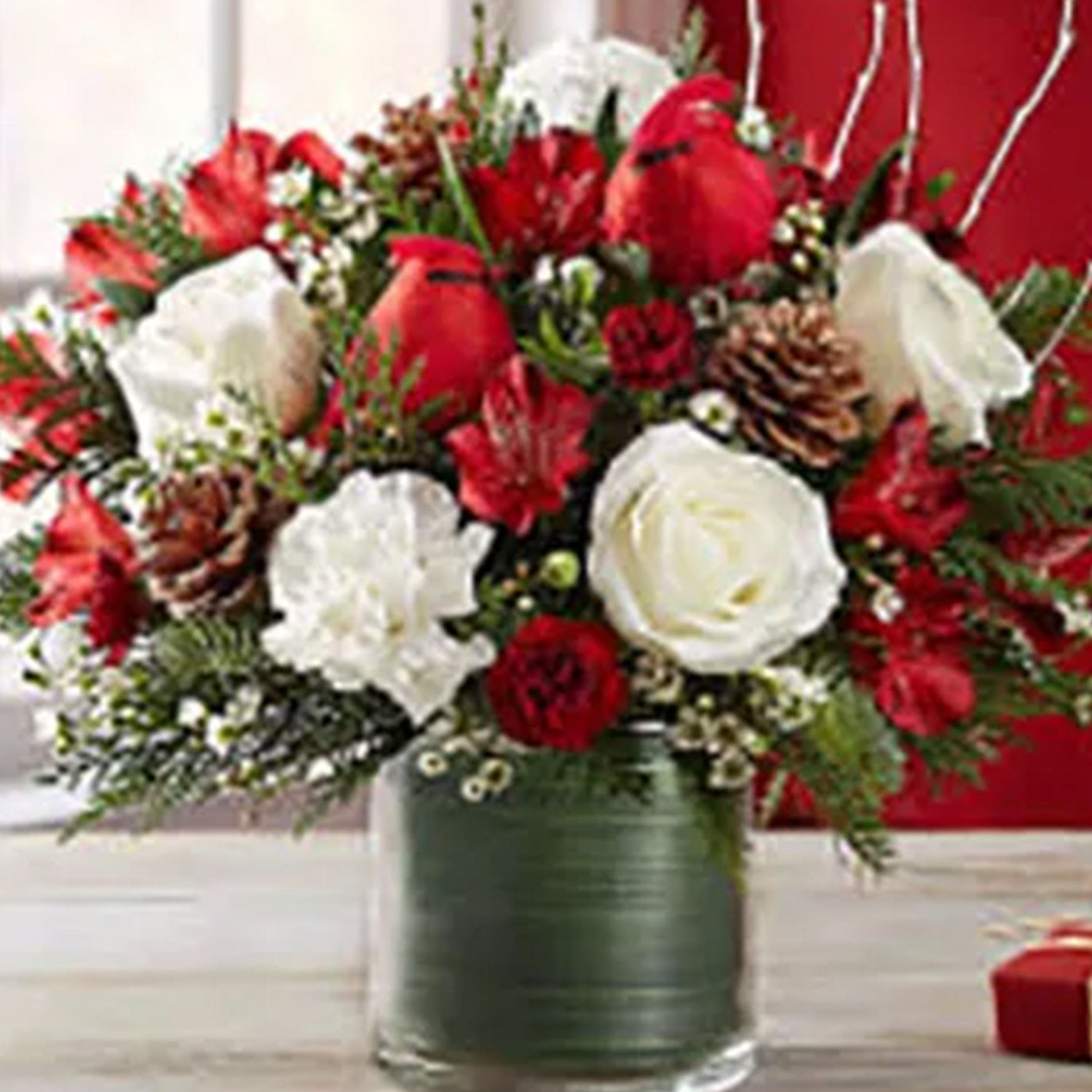 Online Red &amp; White Flower Vase Gift Delivery in Singapore - Ferns N Petals