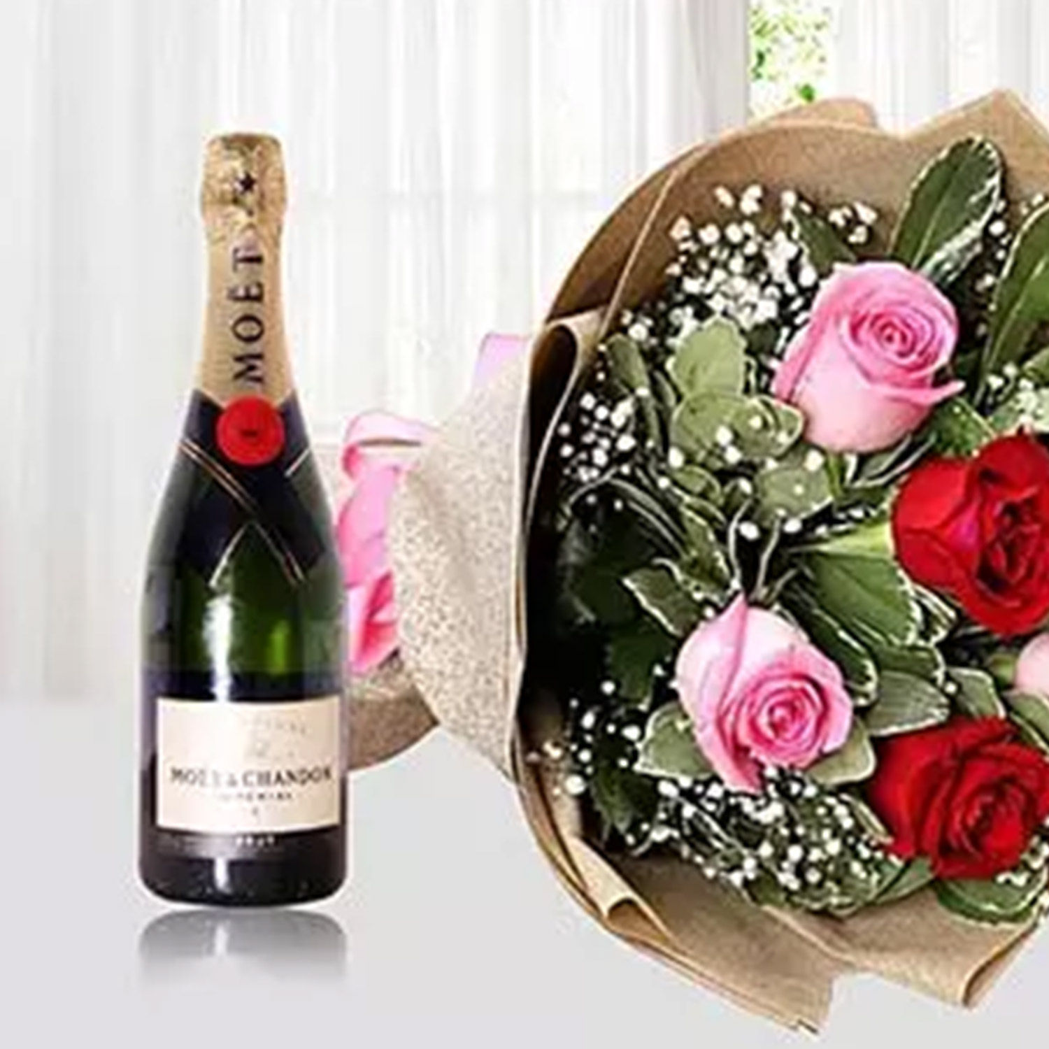 Online Roses Bouquet With Moet Champagne Gift Delivery in Singapore - FNP