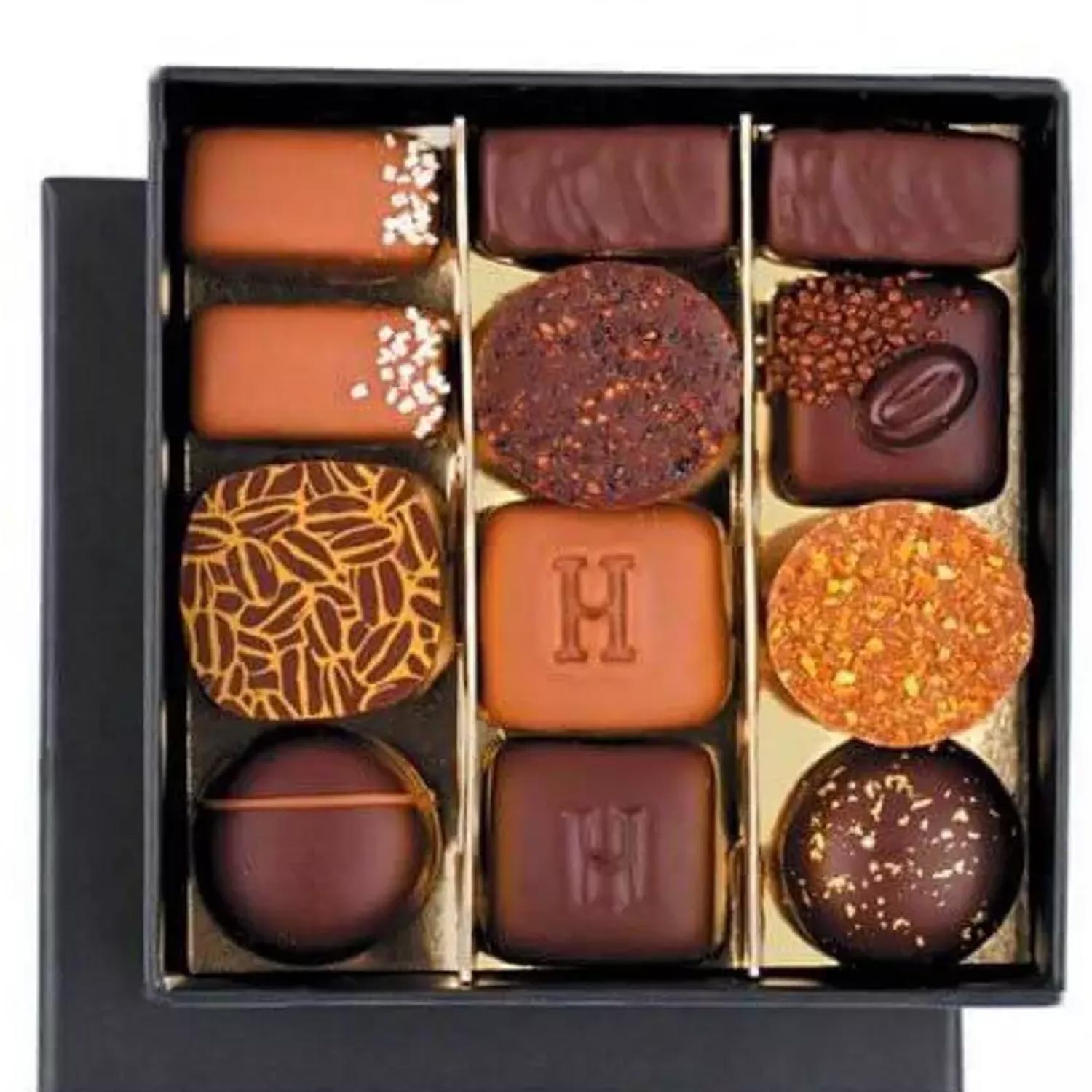 Online Assortment Of Delicious Chocolates Gift Delivery In Singapore - FNP