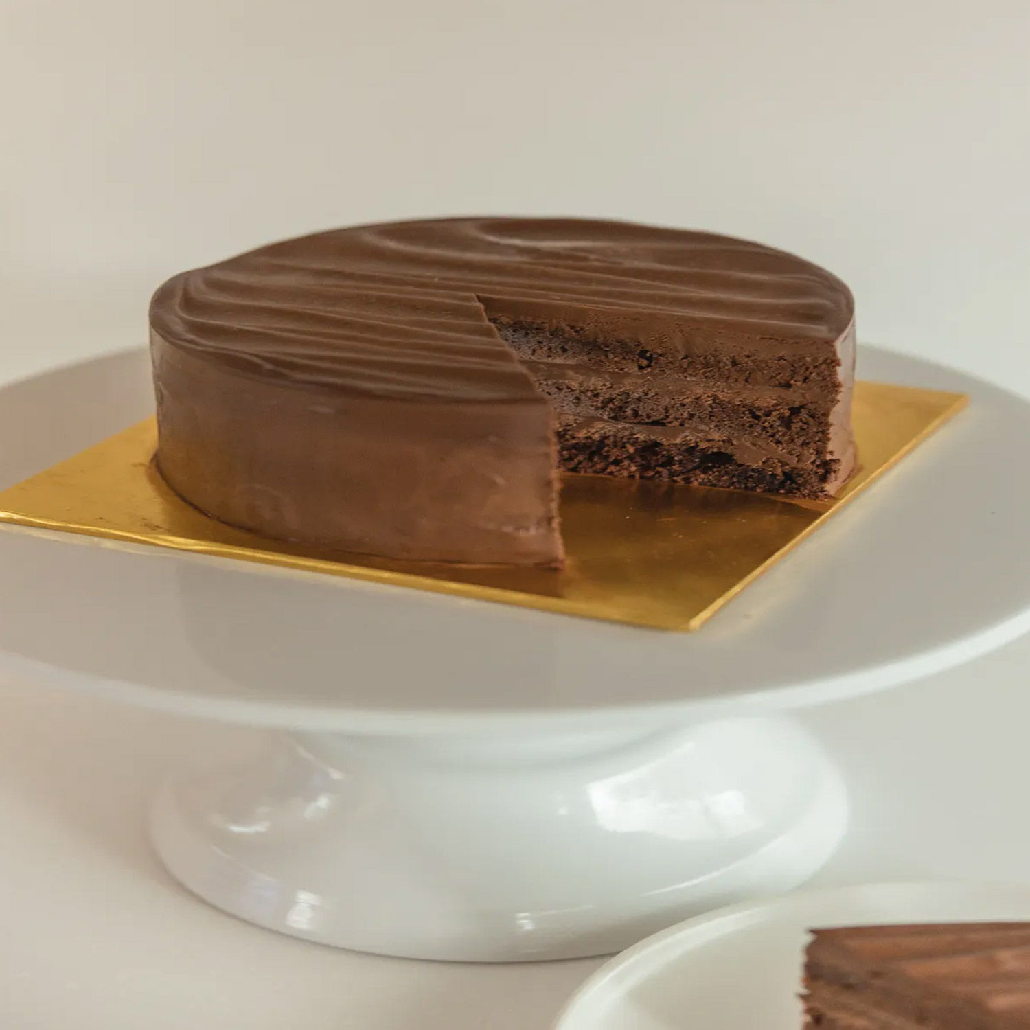 Online 5in Round Mud Fudge Cake Gift Delivery in Singapore FNP