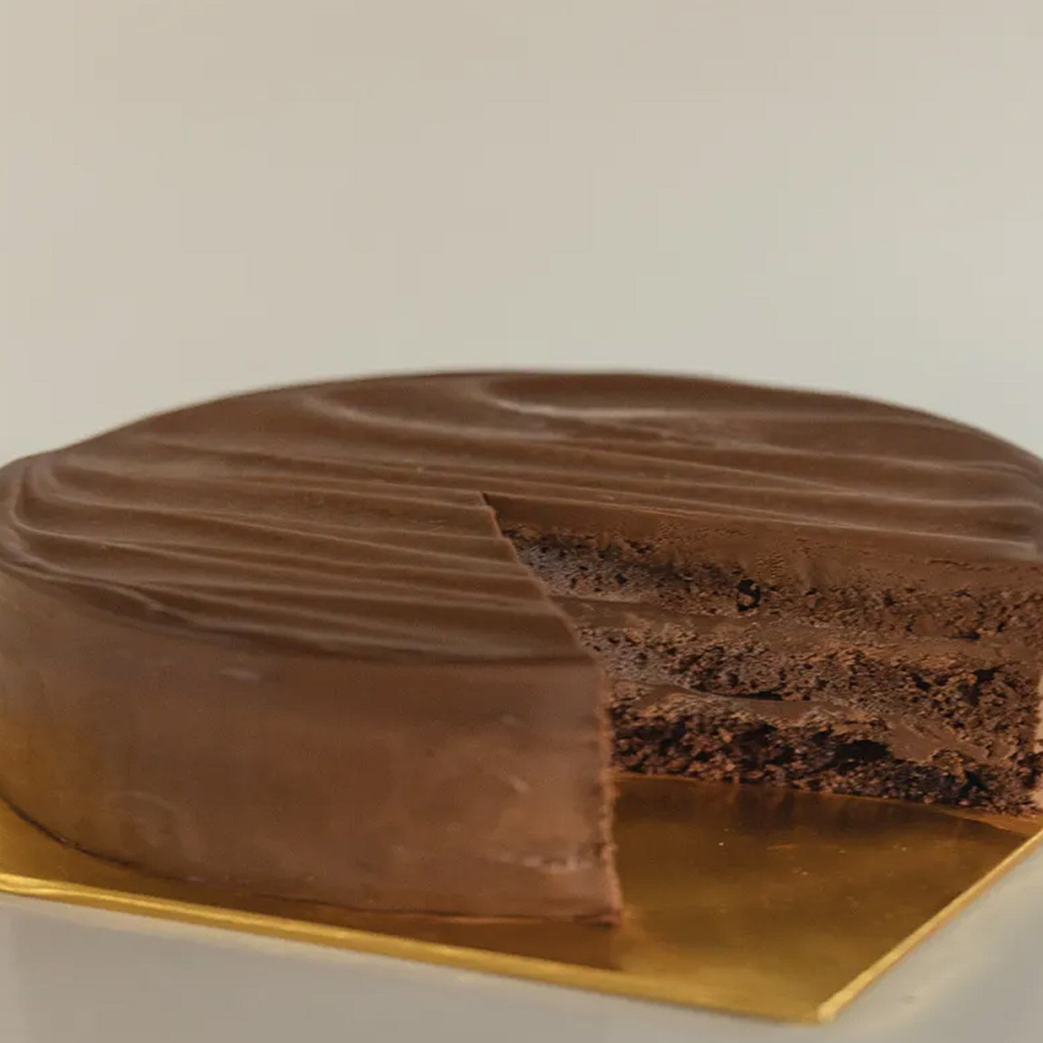 Online 5in Round Mud Fudge Cake Gift Delivery in Singapore FNP