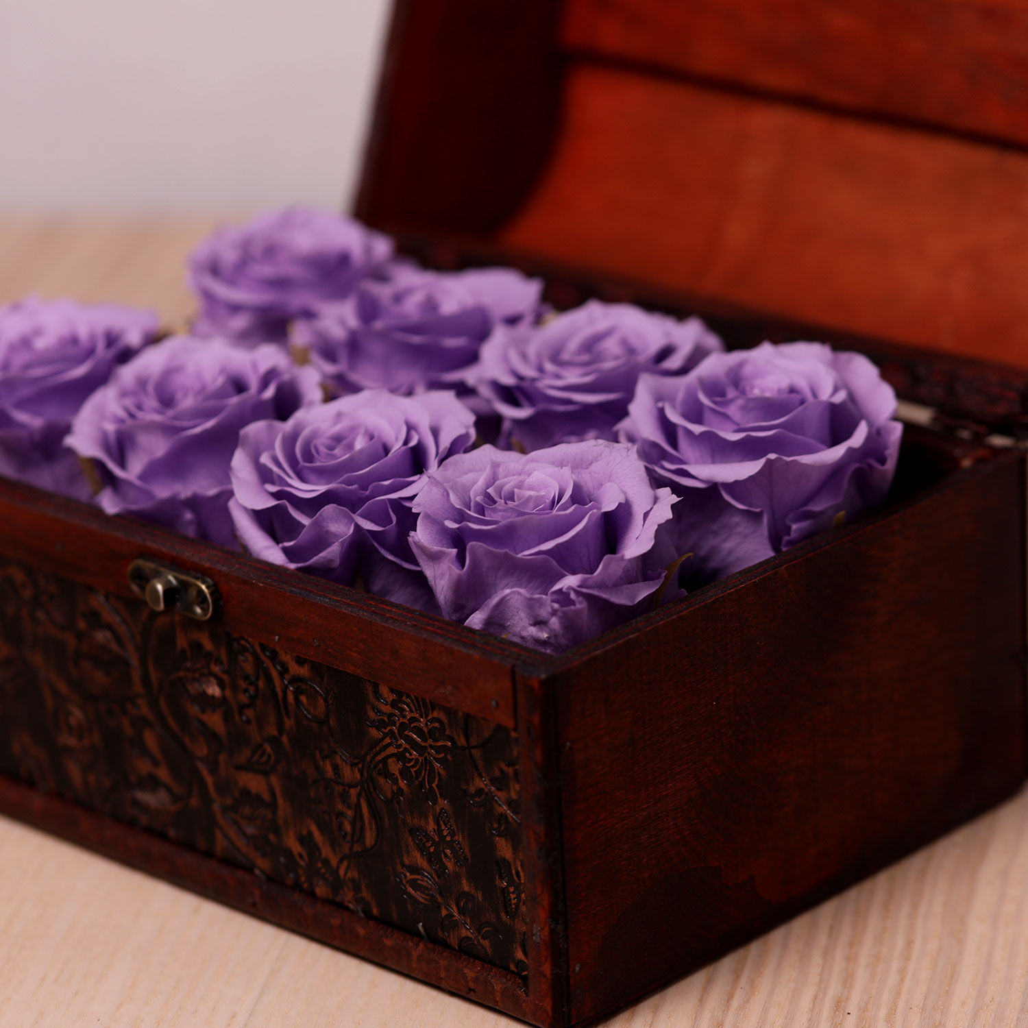 Online Purple Forever Roses &amp; Chocolate Cake Combo Gift Delivery in