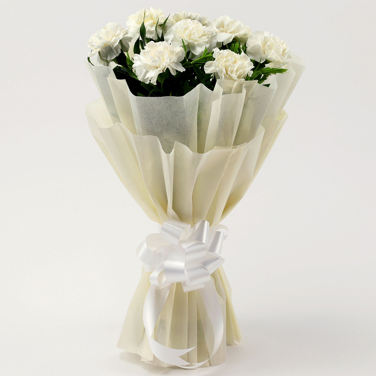 Online 8 White Carnations Bouquet Small Gift Delivery in Singapore
