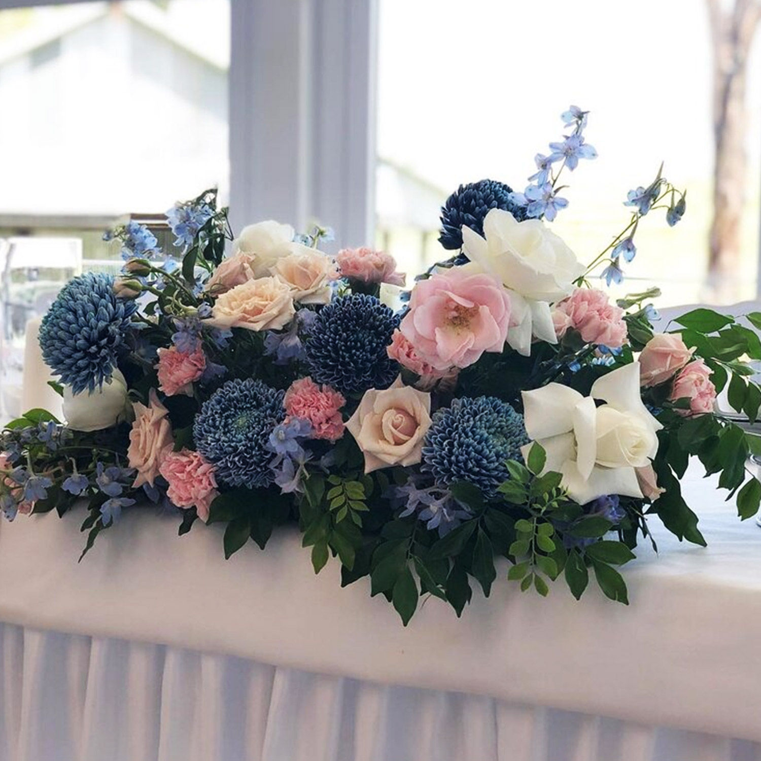 Online Delistar With Carnation & Rose Table Arrangement Gift Delivery