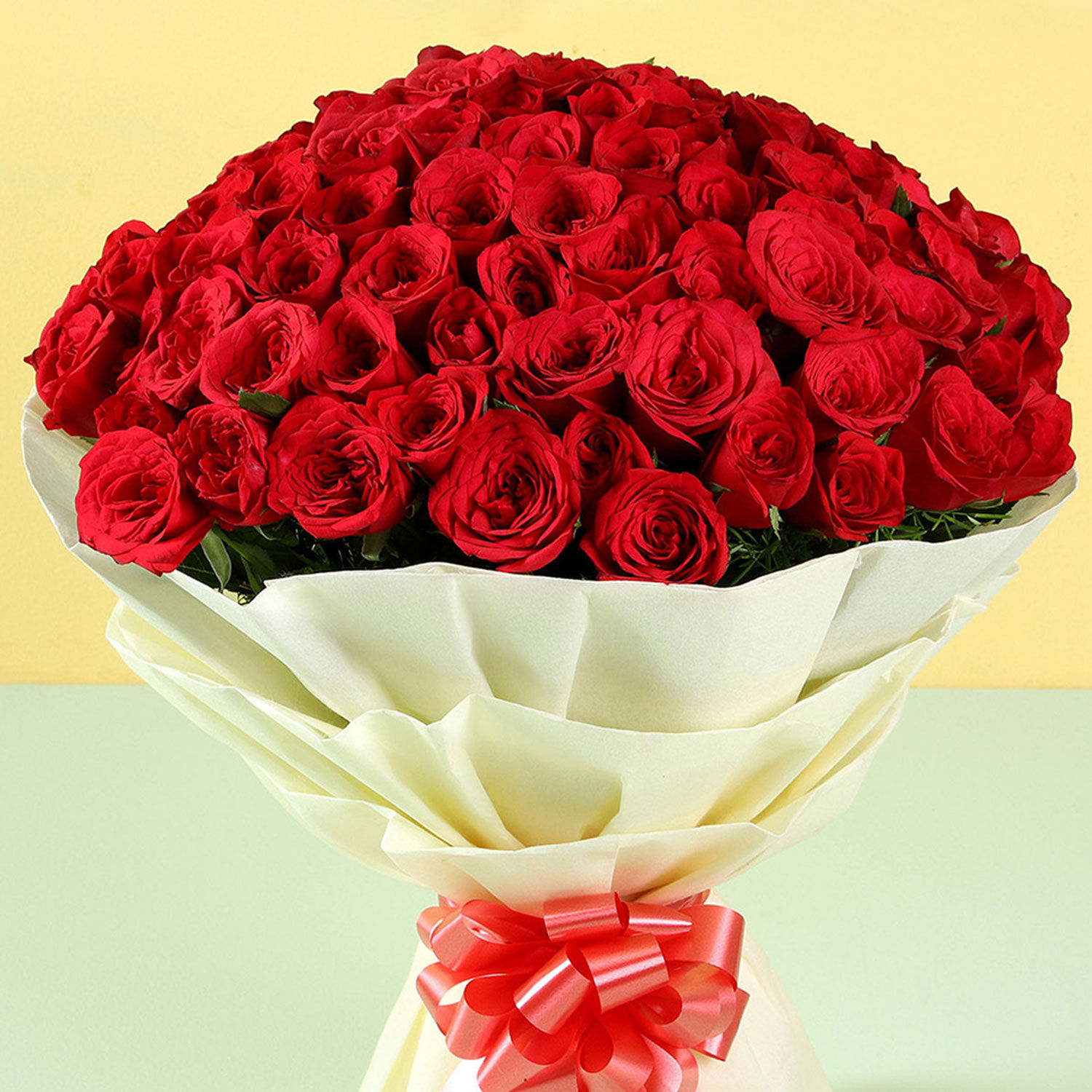 Online Elegent Bouquet of 99 Roses Gift Delivery in Singapore - FNP