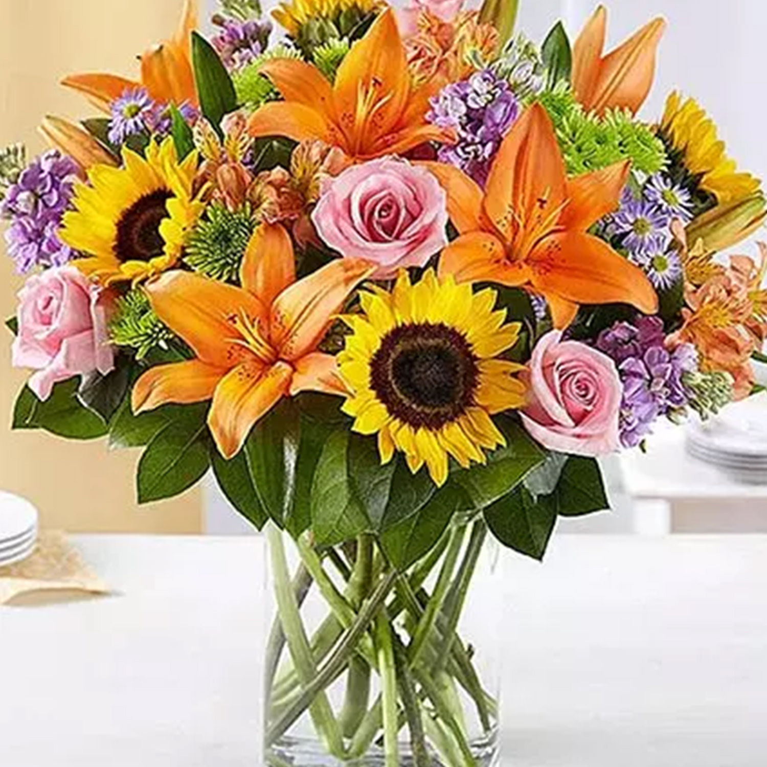 online-vibrant-bunch-of-flowers-in-glass-vase-gift-delivery-in