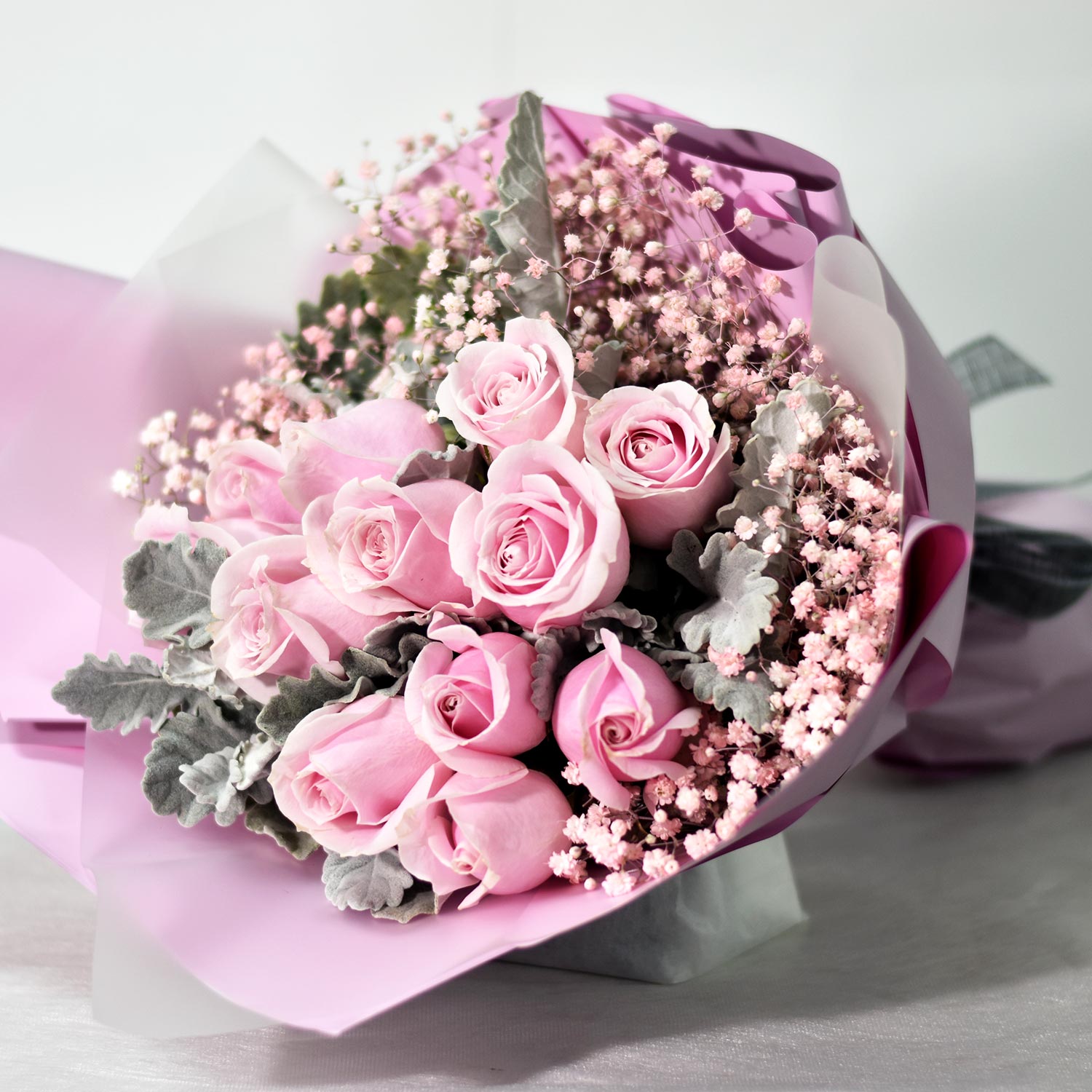 Online Beautiful Pink Roses Bouquet With Birthday Balloons Gift