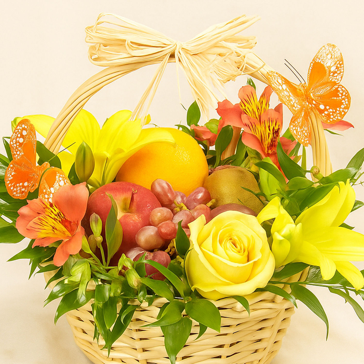 Online Fresh Flowers & Fruits Basket Gift Delivery in Singapore FNP