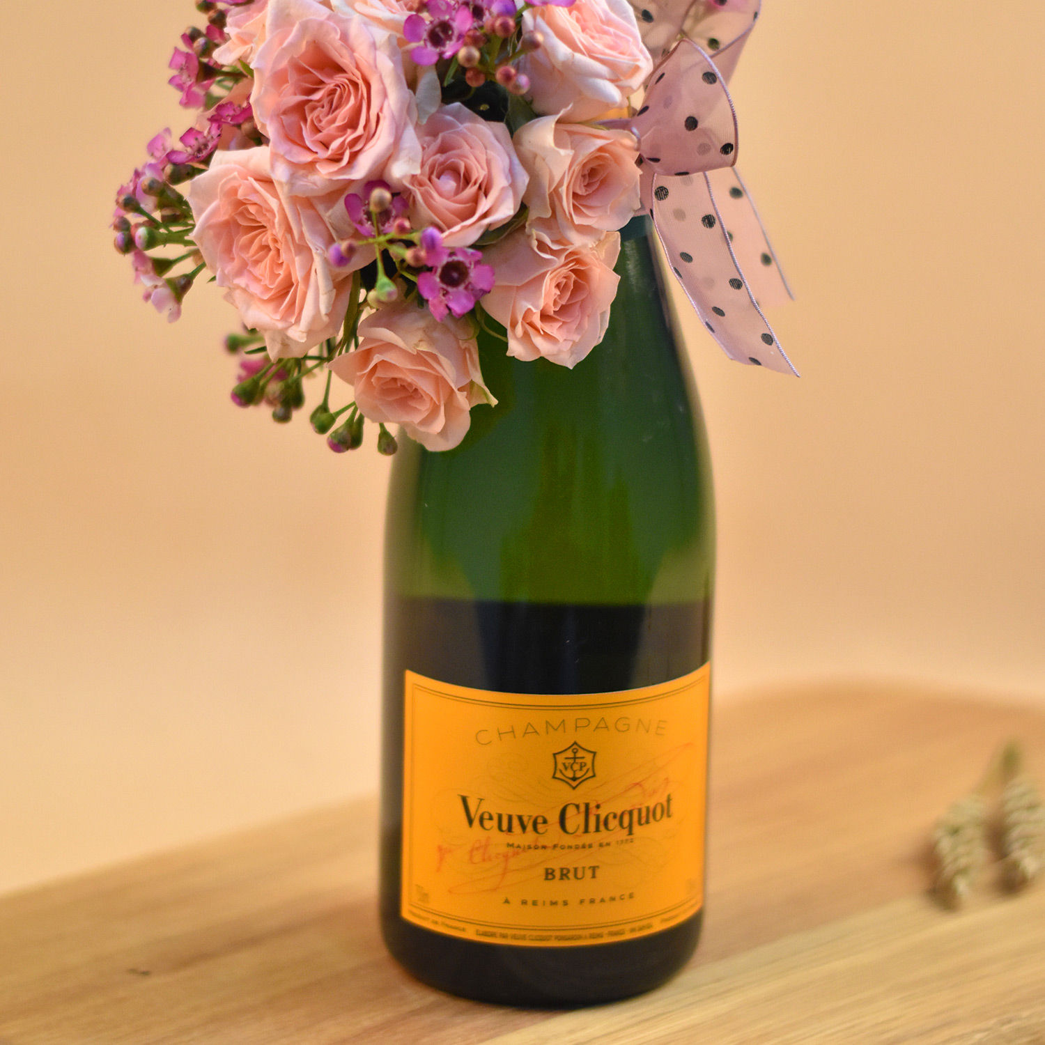 Online Champagne & Mixed Flowers Combo Gift Delivery in Singapore FNP