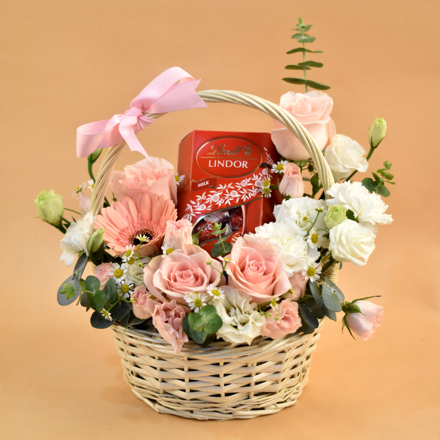 Online Elegant Flowers & Lindt Chocolate Willow Basket Gift Delivery in ...