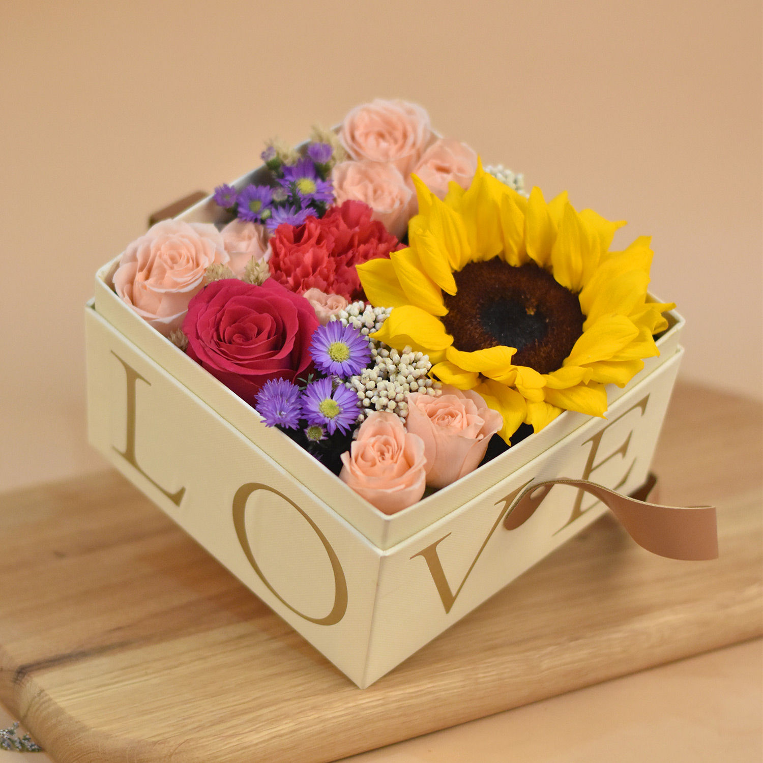 Online Delightful Flowers Love Box Gift Delivery in Singapore FNP