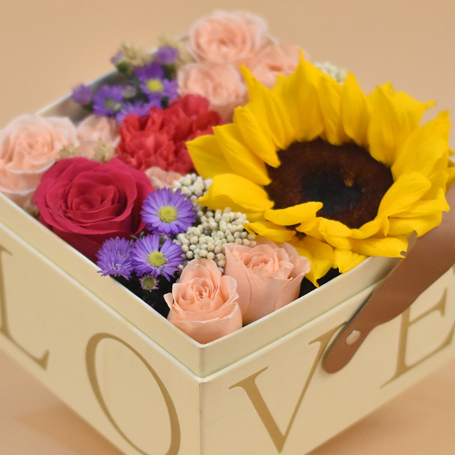 Online Delightful Flowers Love Box Gift Delivery in Singapore FNP