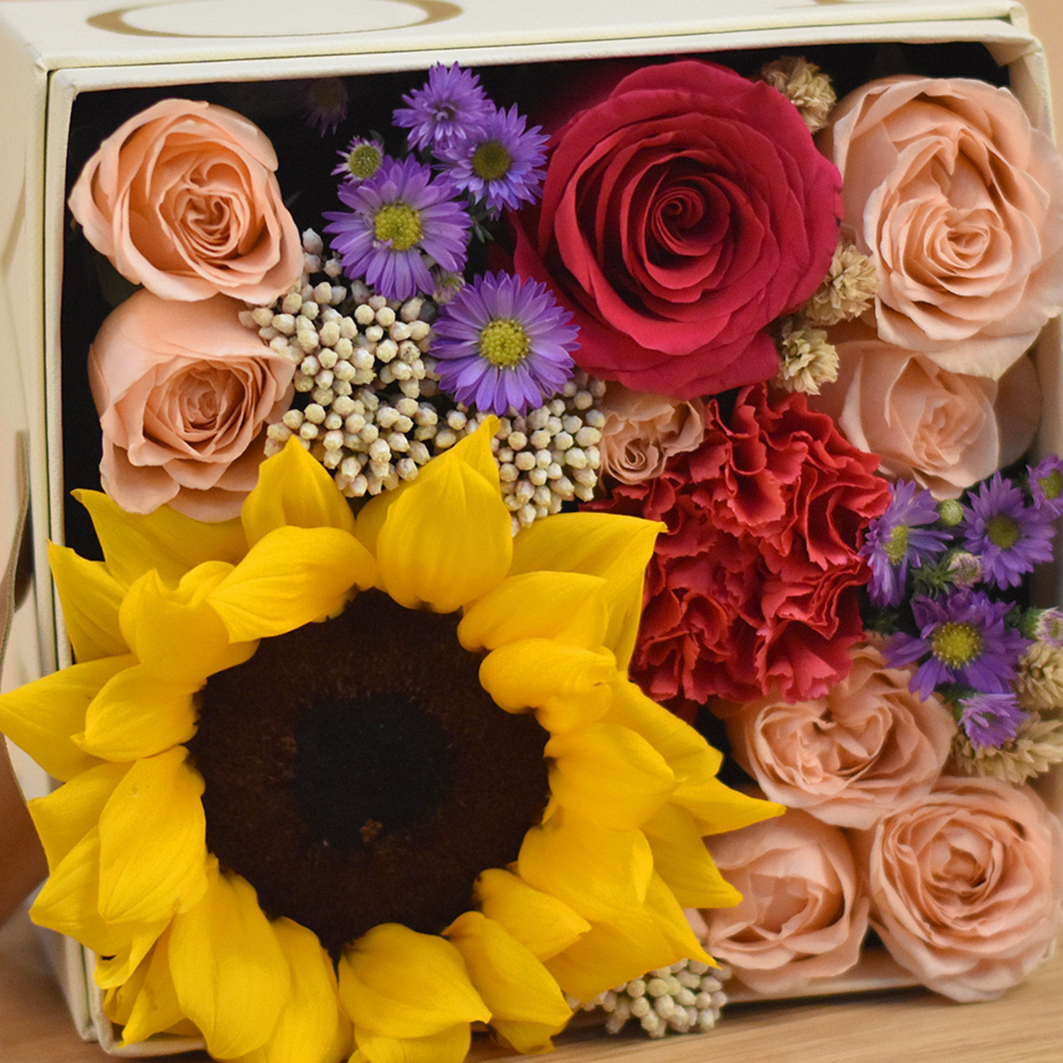 Online Delightful Flowers Love Box Gift Delivery in Singapore FNP